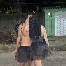 Somos um casal a procura de um single feminino