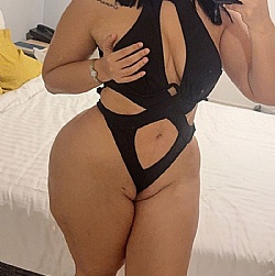 Sou a kelly e adoro trepar com outros homens