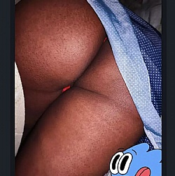 :  ?? casal negro – quente, real e respeitoso ??  somos um casal negro — ele 48 anos, 1,84m | ela 45 anos, 1,6*m — novos no meio, mas com muita vontade de explorar juntos o prazer e a liberdade que o swing oferece.  curtimos sexo com intensidade, trocas entre casais héteros e aquela química boa que acontece naturalmente. sem bi, sem drogas, sem exageros. se esse for o seu estilo também, o papo vai fluir fácil.  não buscamos quantidade, e sim qualidade, respeito e conexão. gostamos de exibicionismo leve, boas risadas e de deixar a sacanagem rolar no ritmo certo, sem pressa e sem pressão.  se você é discretoa, limpoa, respeitosoa e está aqui pelas mesmas razões — prazer, liberdade e cumplicidade —, venha trocar uma boa conversa e, quem sabe, bons momentos.  ?? se o seu rolê envolve drogas ou desrespeito, pode seguir para o próximo perfil. ?? se o seu foco é curtir com intensidade e respeito, seja bem-vindoa.